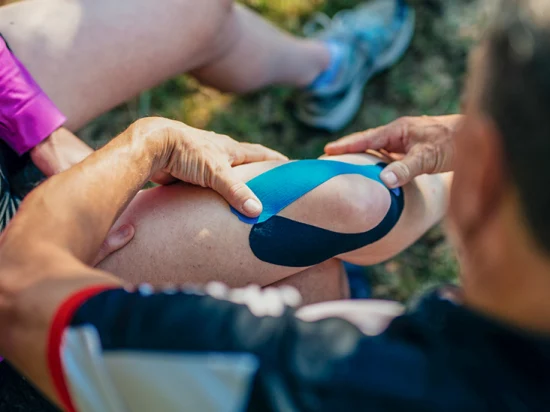 Cinta muscular deportiva para kinesiología para evitar daños y aliviar el dolor